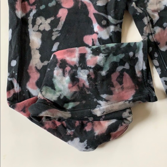 Tie dyed jeggings—super on trend for spring! - Picture 3 of 6